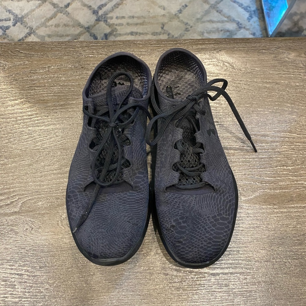 Under Armor Tennis Shoes
